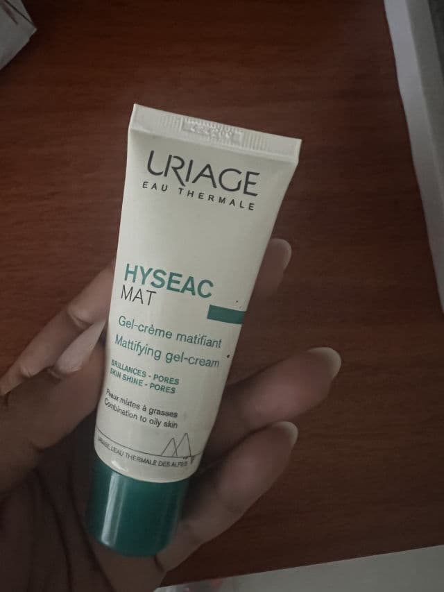 Uriage Hyseac Mat' Matifying Emulsion review photo by Eridania29