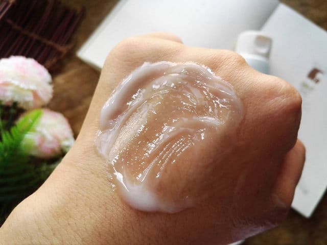THE FACE SHOP Yehwadam Revitalizing Moisturizing Fluid review photo by kaoriskincarejournal