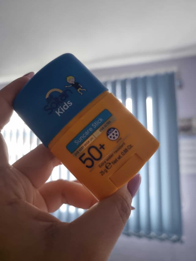 Boots Soltan Kids Suncare Stick SPF50+ review photo by izaKitty