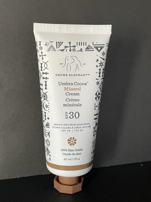 Drunk Elephant Umbra Tinte Physical Daily Defense SPF 30 review photo by Jesslea