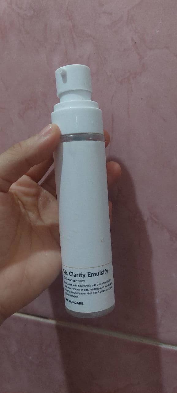 Mr. Skincare Mr. Clarify Emulsify Oil Cleanser review photo by Gray17