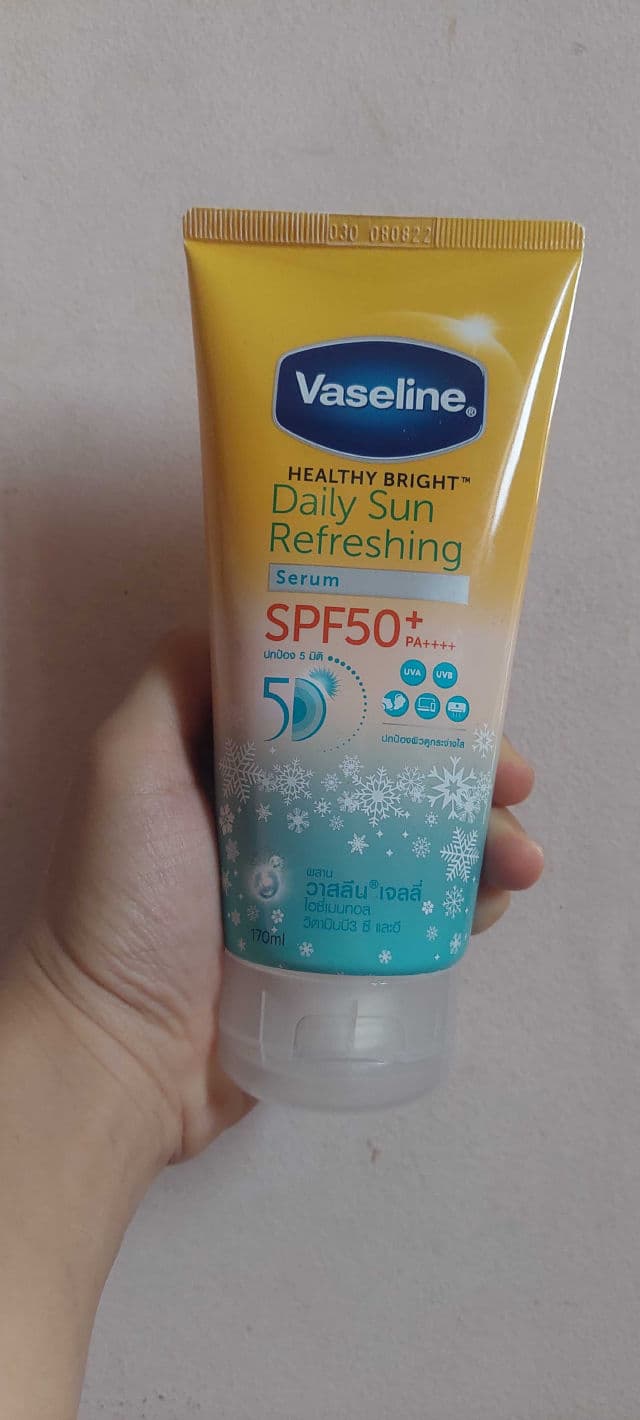 Vaseline Healthy Bright Daily Sun Refreshing SPF 50 Serum review photo by Gray17