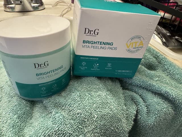 Brightening Vita Peeling Pad product review