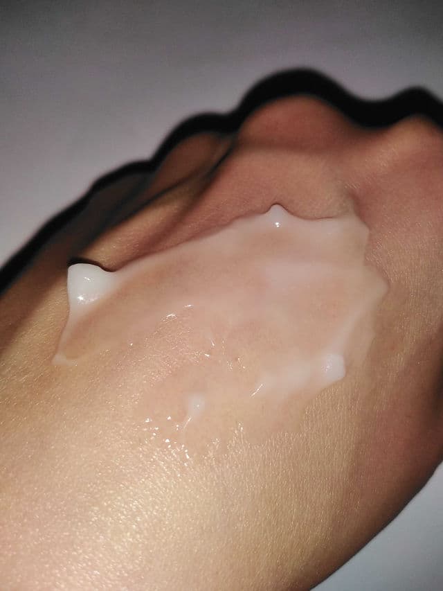 LAFZ Aqua Sunscreen SPF 50 PA+++ review photo by Nishat