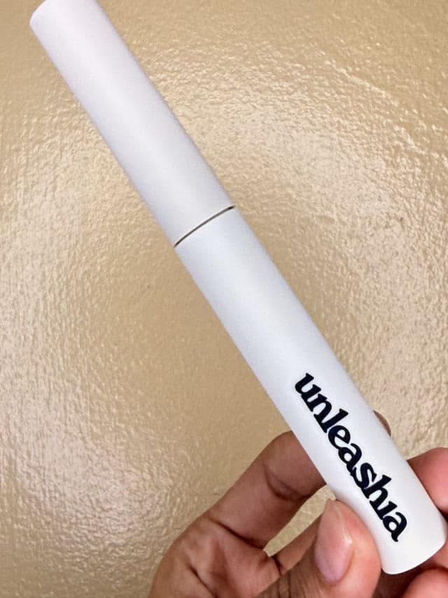 UNLEASHIA Shaper Pomade Eyebrow Fixer - Clear Fixer review photo by MaiteV31