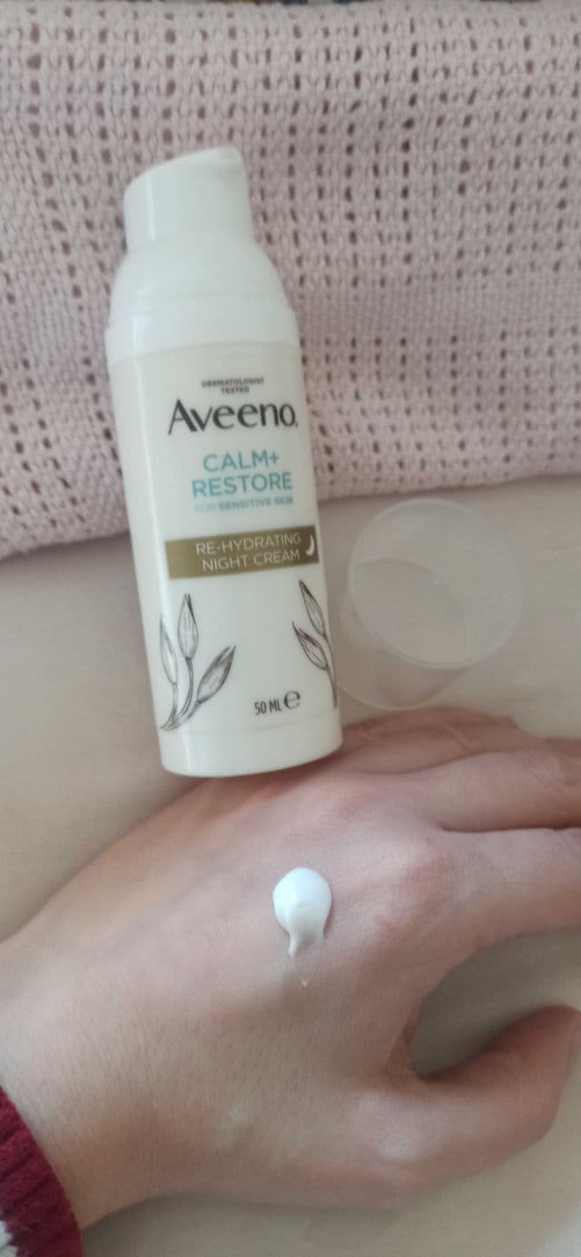 Aveeno Calm+Restore Re-Hydrating Night Cream review photo by PetitGirl