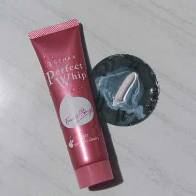 Senka Perfect Whip Berry Bright Cleanser review photo by yunzie