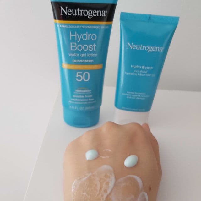 Neutrogena Hydro Boost City Shield Hydrating Lotion SPF 25 review photo by AnaGeorgiana
