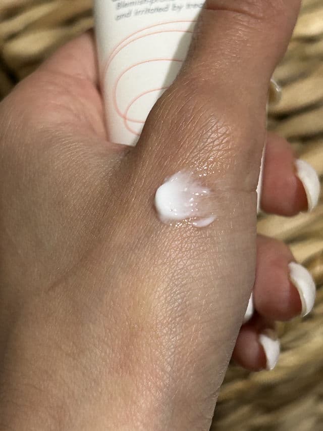 Avene Cleanance Mat Mattifying Emulsion review photo by VanesaG