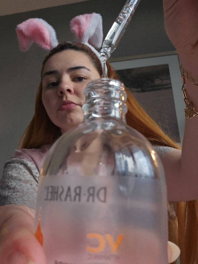 Dr.Rashel VC Vitamin C & Niacinamide Brightening Primer Serum review photo by Yetsi