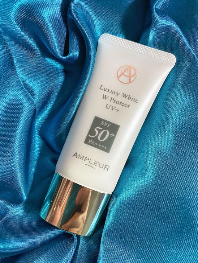 AMPLEUR Luxury White W Protect UV Plus SPF 50+ PA++++ review photo by APskinandbeauty