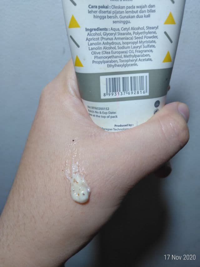 Emina Apricot Jam Facial Scrub review photo by Annisadivi