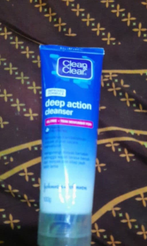 Clean & Clear Deep Action Cleanser review photo by pparuhwaktu