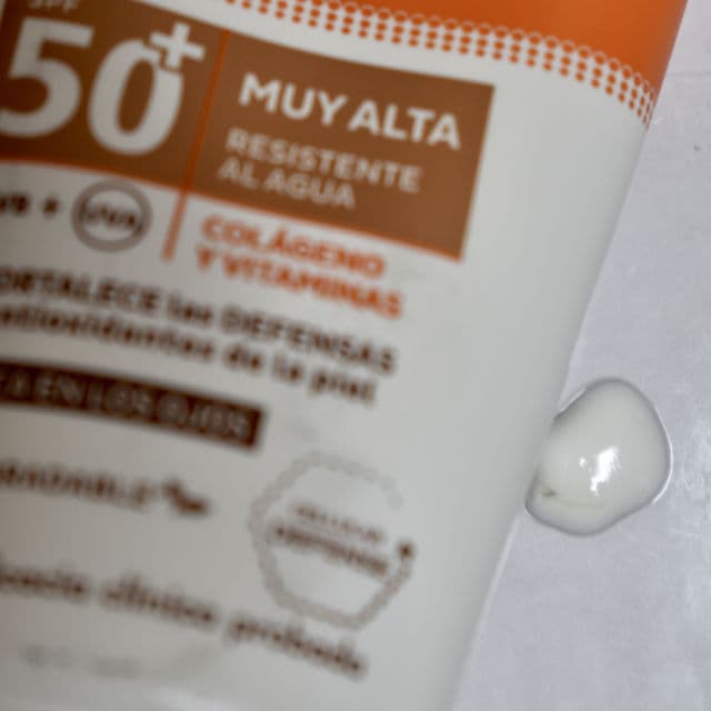 Ecran Sunnique Fluido Protector Cara y Escote - SPF 50+ review photo by CeliaLoiz