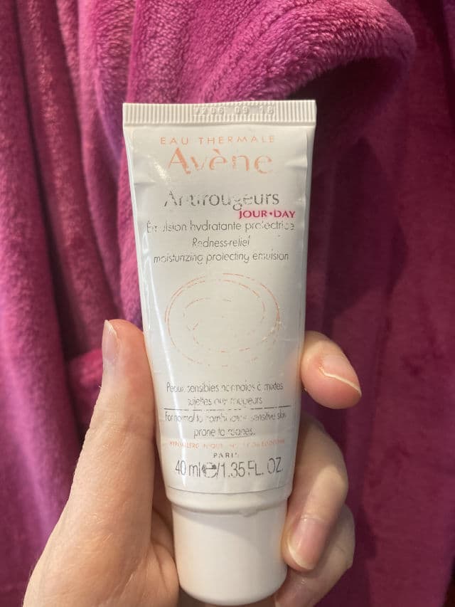 Avene Antirougeurs Jour Redness-Relief Moisturising Protecting Emulsion SPF 30 review photo by Debby25