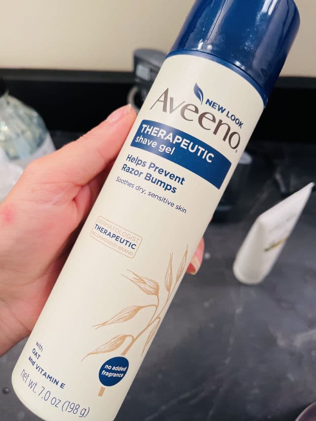 Aveeno Positively Smooth® Shave Gel review photo by Destinylilah