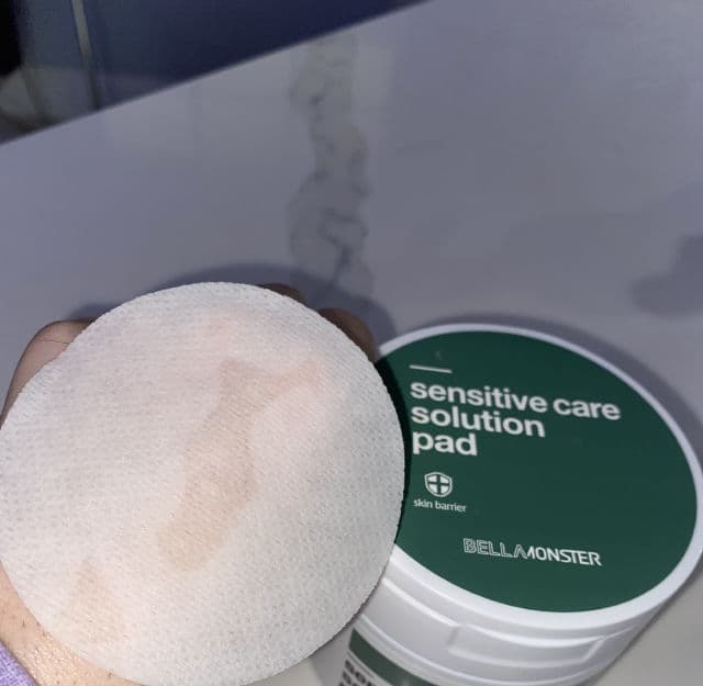 BELLAMONSTER Sensitive Care Solution Pad review photo by DianasBeautyDiary