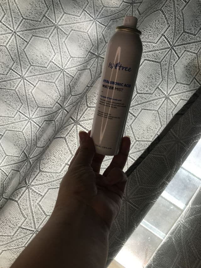 ISNTREE Hyaluronic Acid Water Mist review photo by Estephiglow