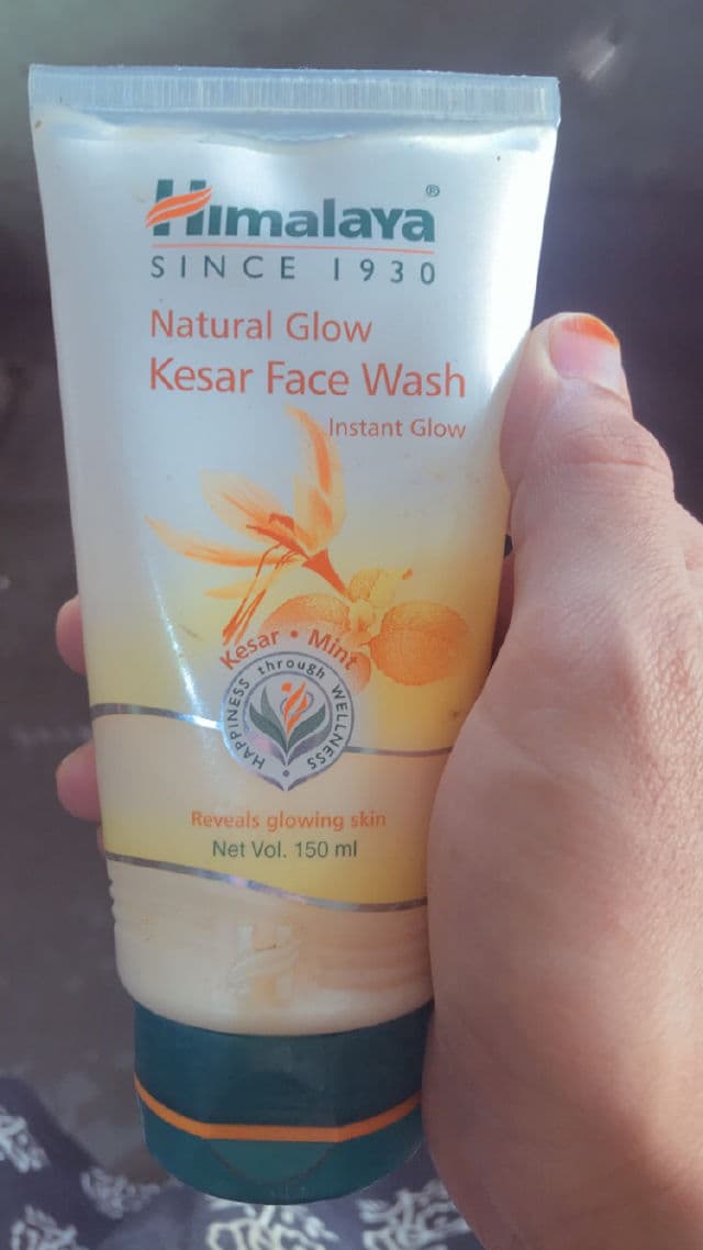 Himalaya Fairness Kesar Face Wash review photo by Glassylife