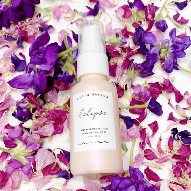 Earth Harbor Naturals Eclipse Sheer Mineral Sunscreen Broad Spectrum SPF 50 review photo by GlowyGail