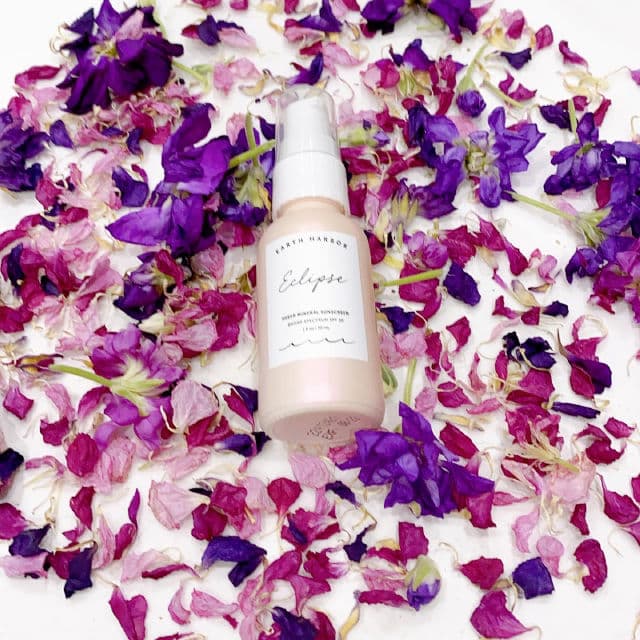 Earth Harbor Naturals Eclipse Sheer Mineral Sunscreen Broad Spectrum SPF 50 review photo by GlowyGail