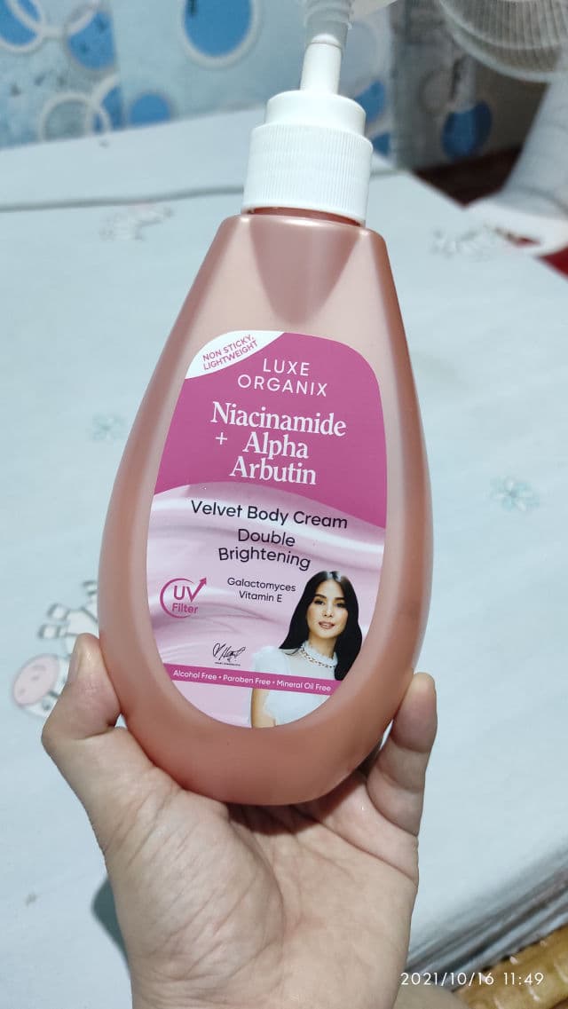 Luxe Organix Niacinamide + Alpha Arbutin Velvet Body Cream review photo by Harlina