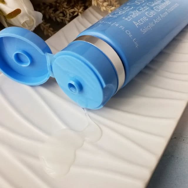 Kate Somerville EradiKate Clarifying Acne Gel Cleanser review photo by Hendrika01