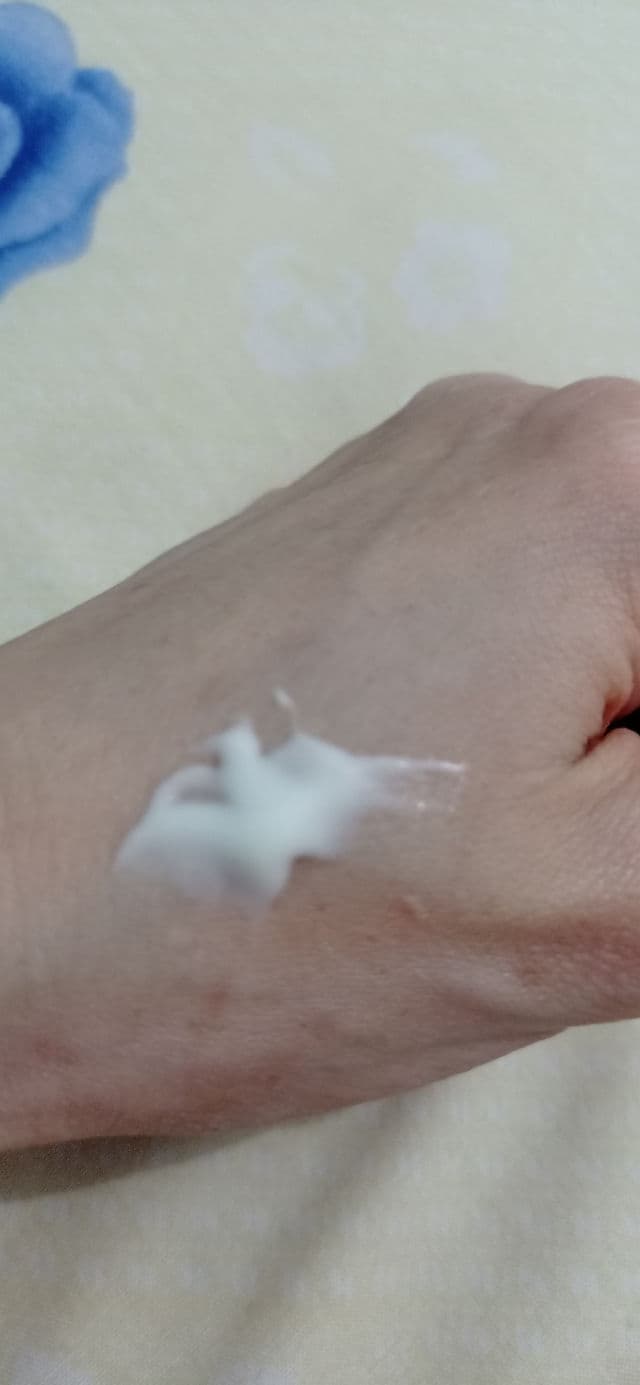 Emina Sun Protection SPF 30 PA+++ review photo by Hollykatarina