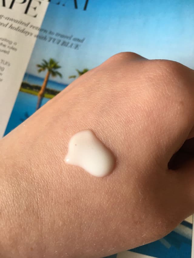 Rire Premium White Pure Goat Milk Serum review photo by KWYNBeauty