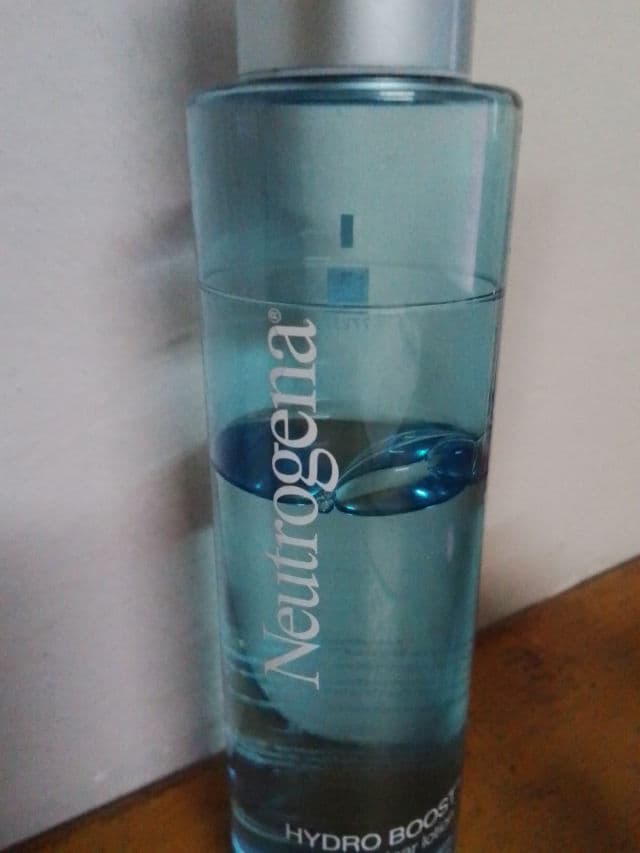 Neutrogena Hydro Boost Treatment Lotion Pre-Essence review photo by Yinnnn