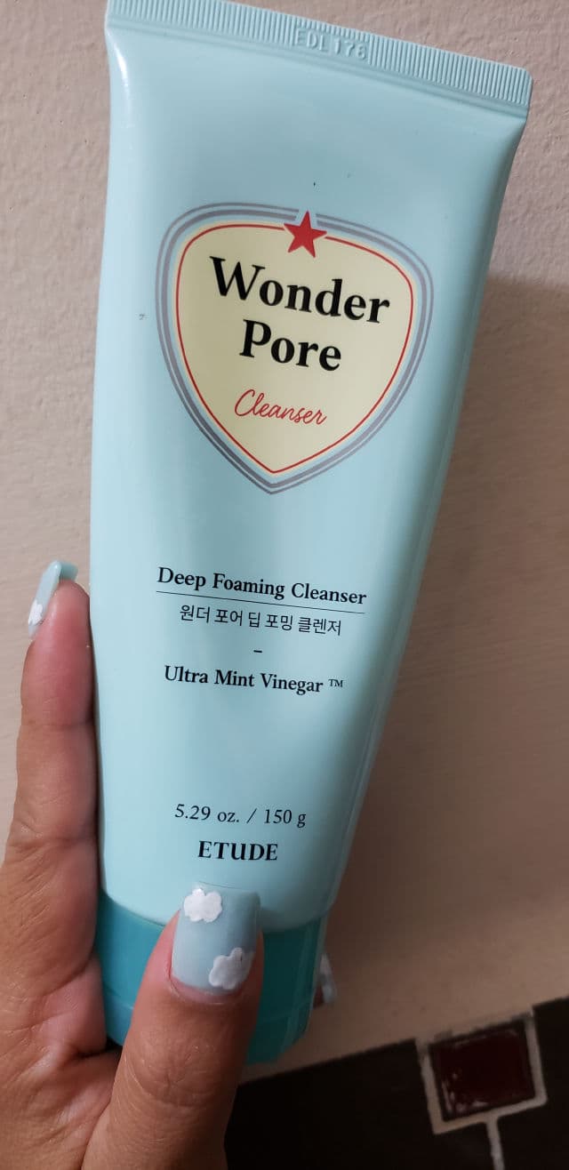 ETUDE Wonder Pore Deep Foaming Cleanser review photo by Lillyan