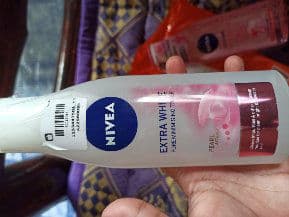 Nivea Extra White Repair Pore Minimiser Toner review photo by LoisMarie