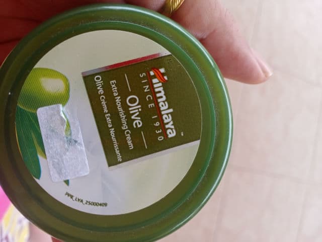 Himalaya OIive Extra Nourishing Cream review photo by MazeQeen
