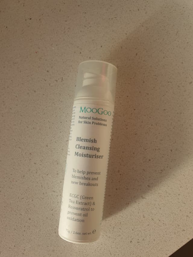 MooGoo Blemish Cleansing Moisurizer review photo by Monmon908
