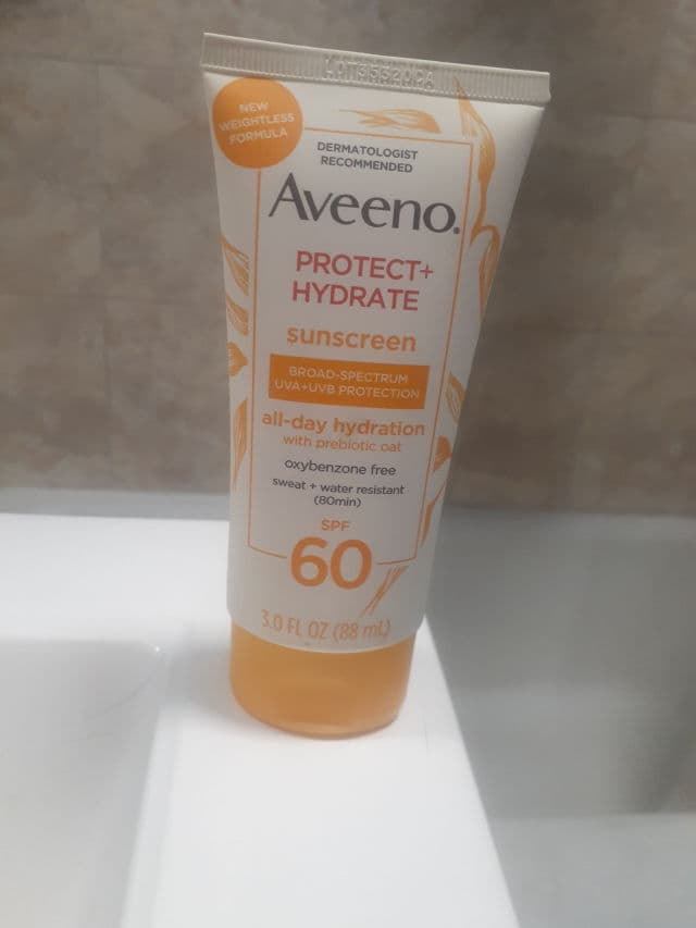 Aveeno Protect + Hydrate SPF 60 Sunscreen review photo by Name.k