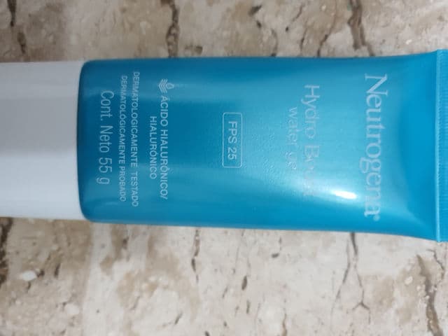 Neutrogena Hydro Boost City Shield Hydrating Lotion SPF 25 review photo by SskinN