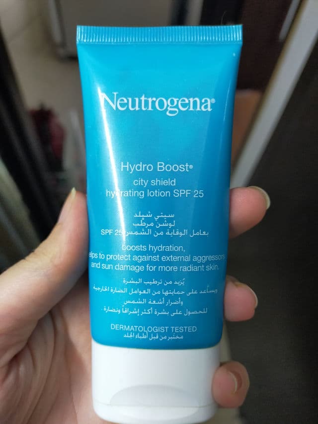 Neutrogena Hydro Boost City Shield Hydrating Lotion SPF 25 review photo by Picky63361