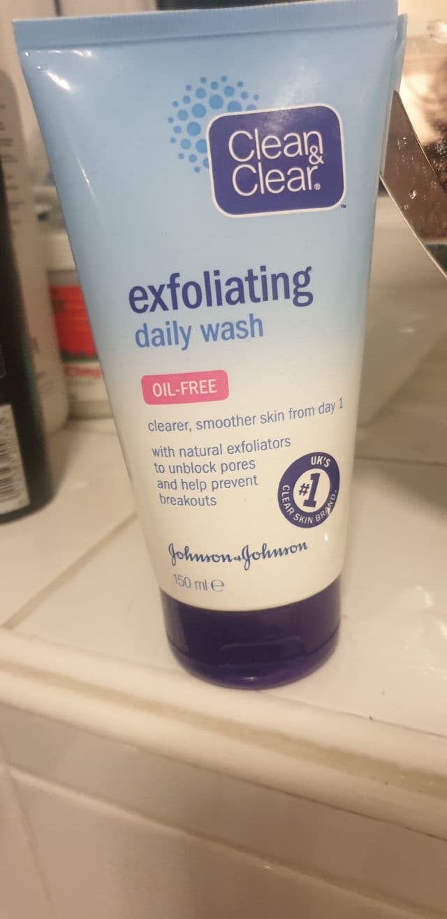 Clean & Clear Exfoliating Daily Wash review photo by Rubee