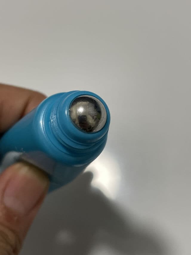 Neutrogena Hydro Boost Eye Roll On review photo by Ruthieandskincare