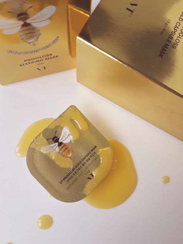 VT COSMETICS Progloss Gold Capsule Mask review photo by SCMemoir
