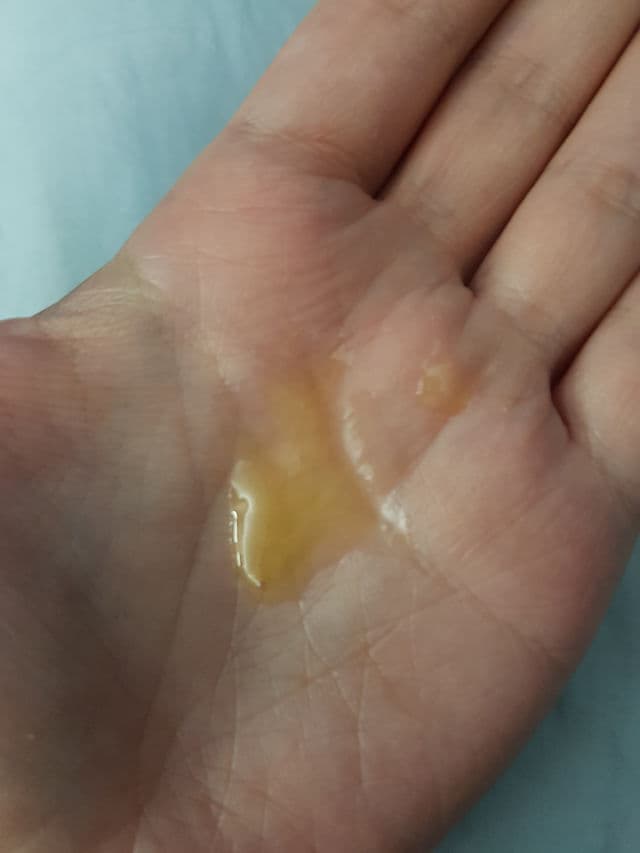 The History of Whoo Cheongidan Radiant Regenerating Gold Concentrate review photo by SesameUnni