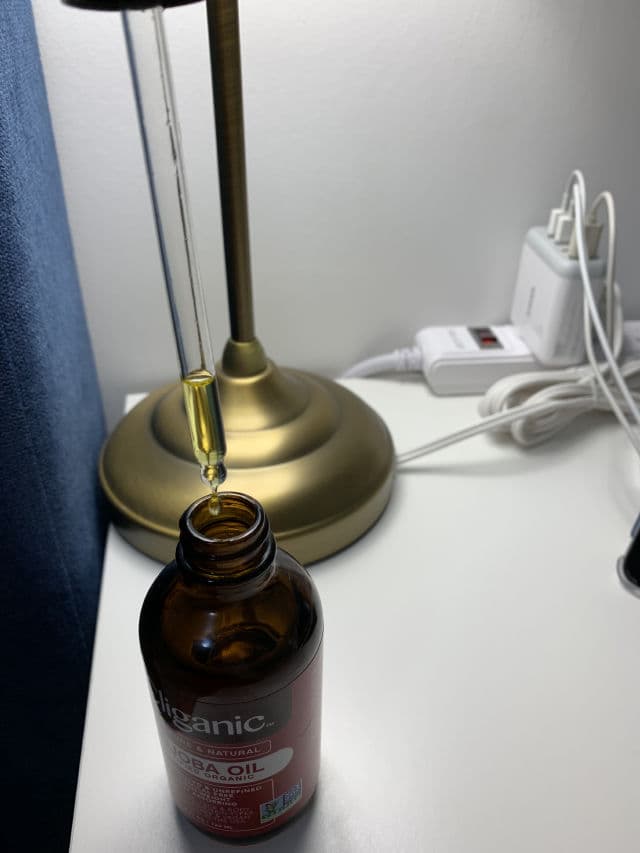 Cliganic 100% Pure Organic Jojoba Oil review photo by ShuEn