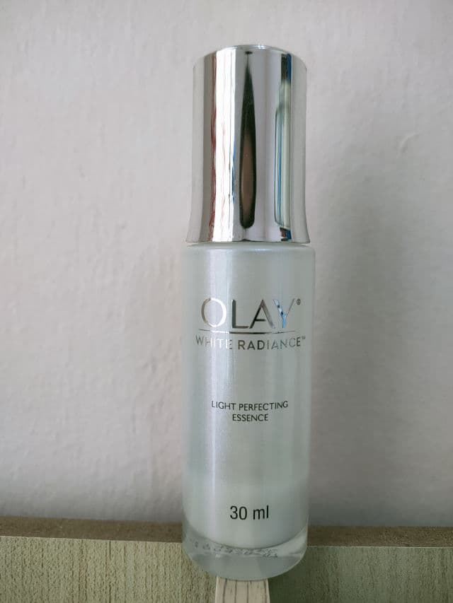 Olay White Radiance Light Perfecting Essence review photo by Skincarelife