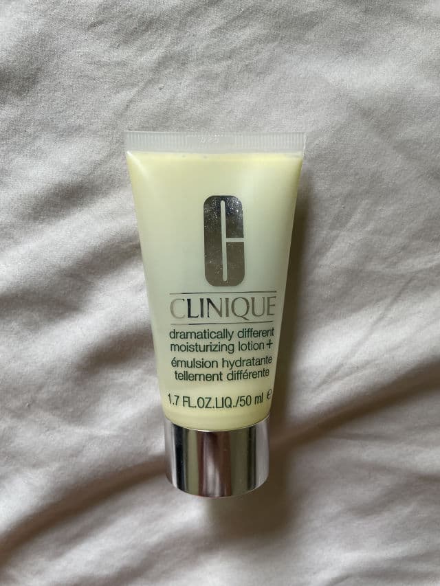 Clinique Dramatically Different Moisturizing Cream review photo by Rrynskin