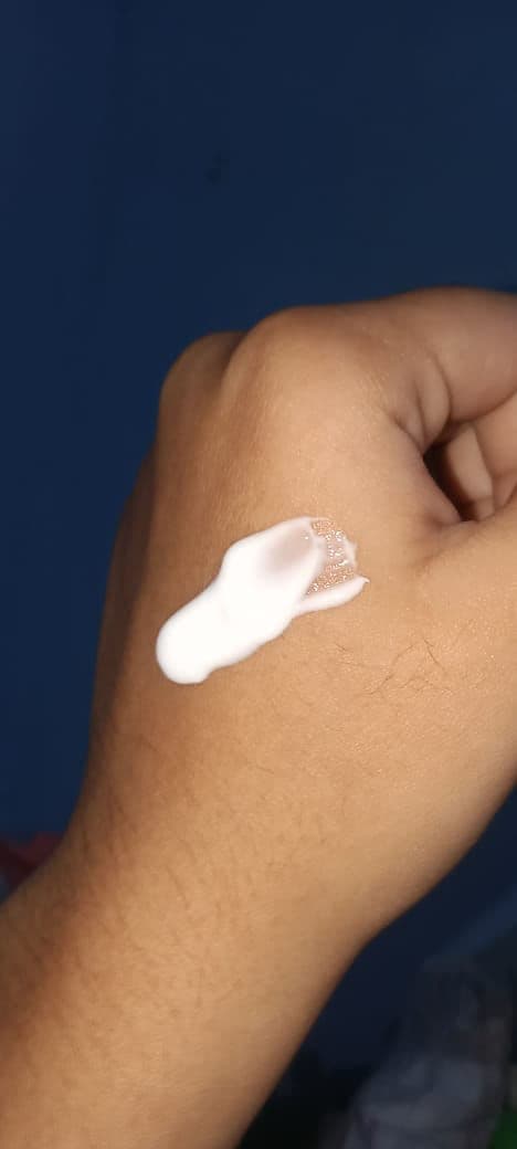 Wardah Nature Daily Aloe Hydramild Moisturizer Cream review photo by Skylin