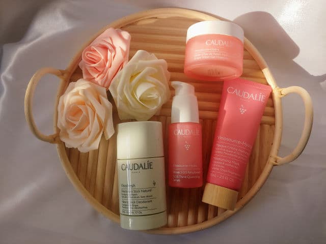 Caudalie Paris Vinosource S.O.S. Thirst-Quenching Serum review photo by TheKateExperience