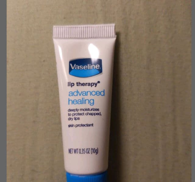 Vaseline Lip Therapy Advanced Healing Tube review photo by TheLittleChikk