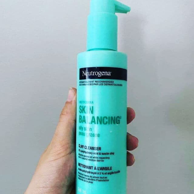 Neutrogena Skin Balancing Clay Facial Cleanser for Oily Skin review photo by Tinaghabrial1990