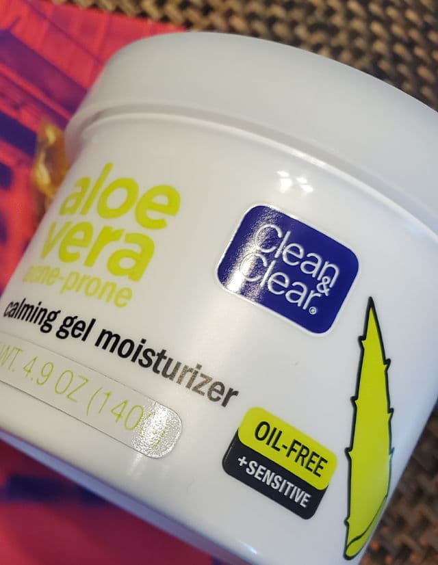 Clean & Clear Aloe Vera Calming Gel Moisturizer review photo by Twapslove