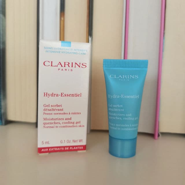 Clarins Hydra-Essentiel Rich Cream review photo by Vasvas